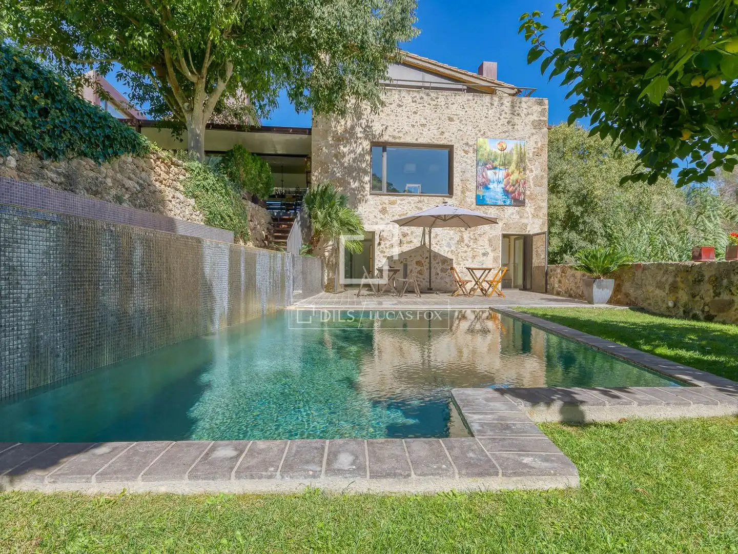 Vista exterior de Finca rústica en venta en Boadella i les Escaules con Calefacción, Jardín privado y Terraza