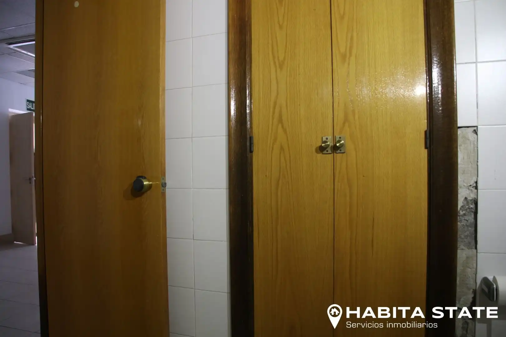 Baño de Local en venta en Almería con Aire acondicionado