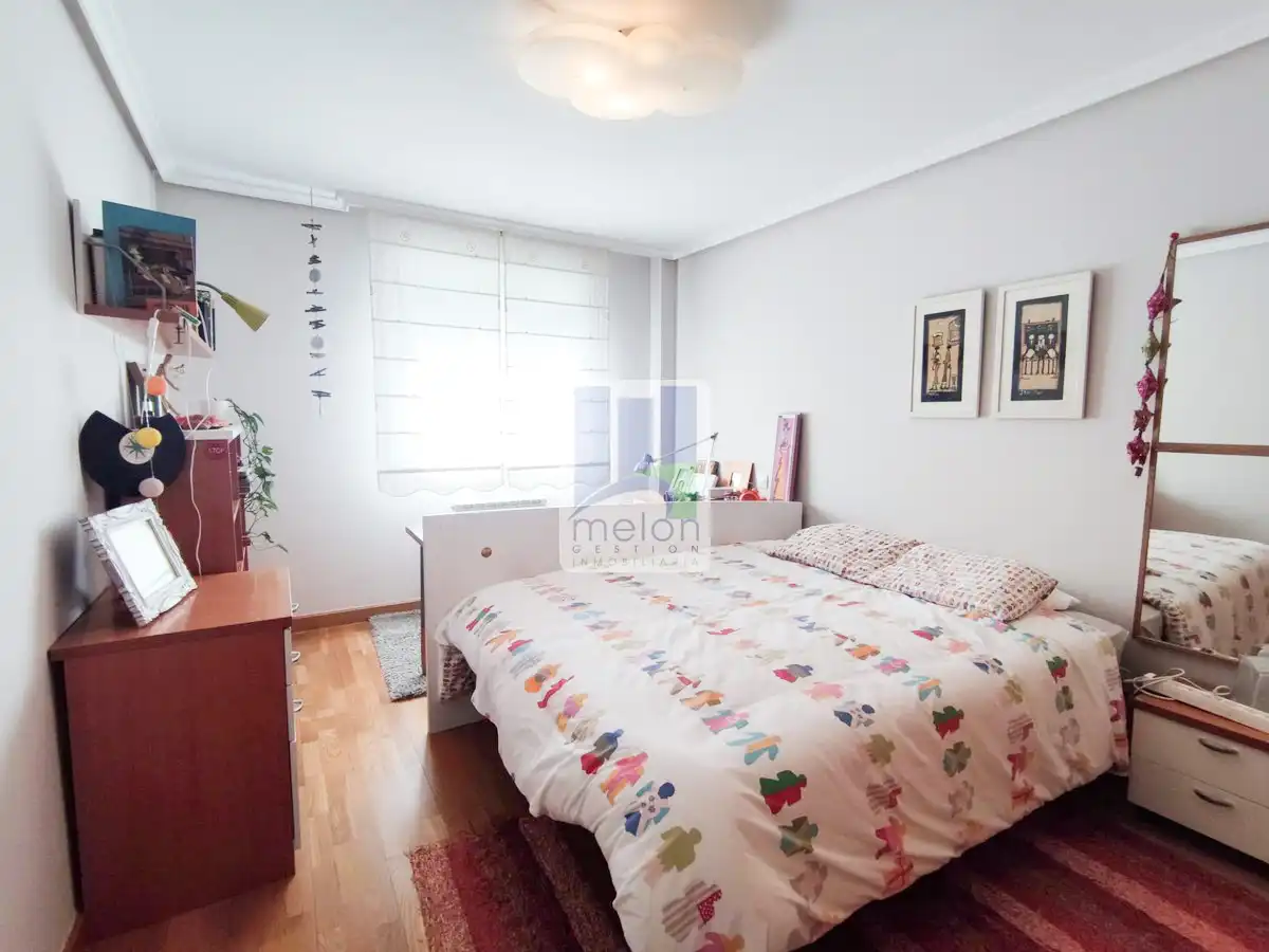 Dormitori de Casa o xalet en venda en Burgos