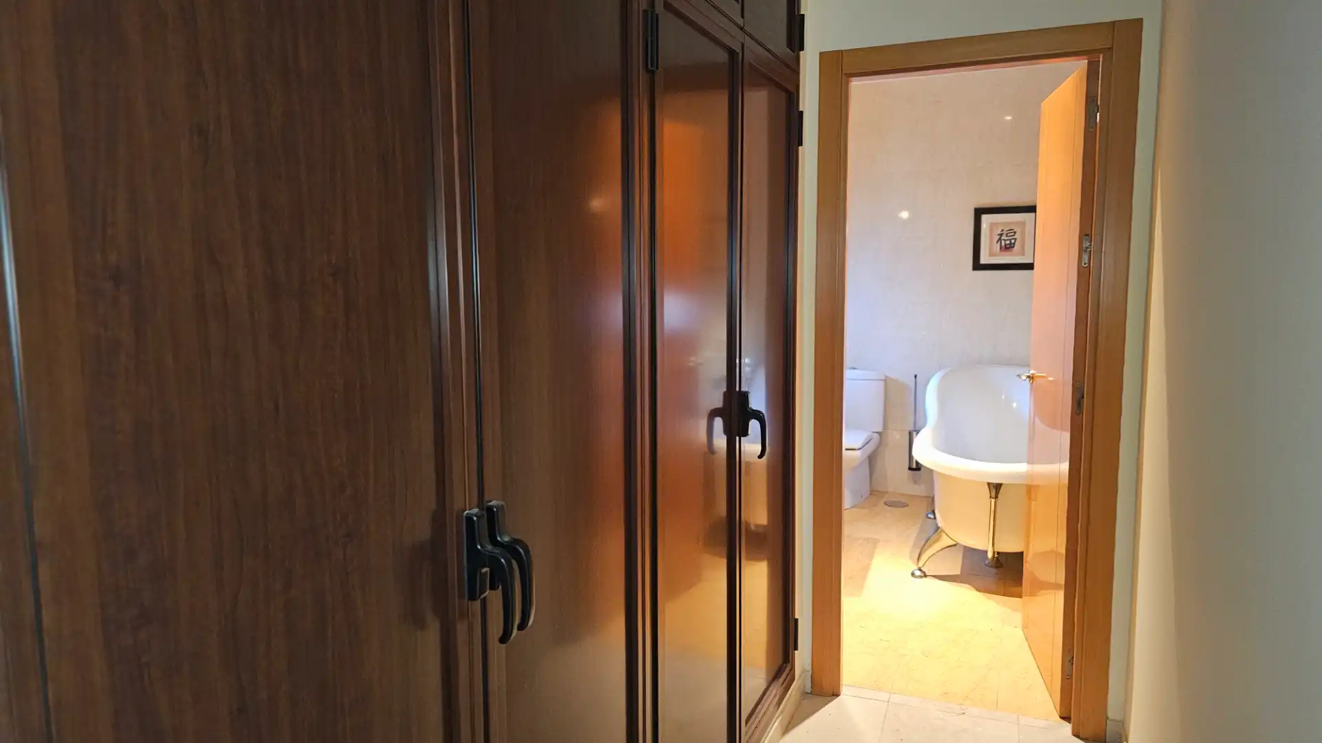 Bathroom of Flat for sale in La Algaba  with Air Conditioner, Terrace and Storage room
