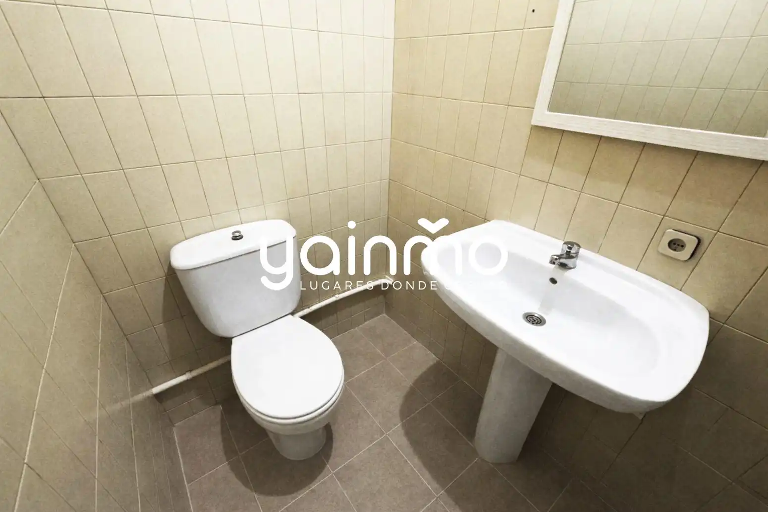 Bathroom of Commercial properties for rent in Jaén