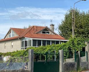 Vista exterior de Casa o xalet en venda en Vigo  amb Balcó