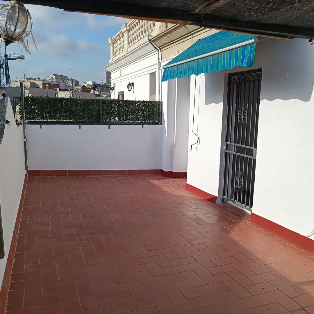 Attic for rent in Carrer del Comte Borrell, La Nova Esquerra de l'Eixample