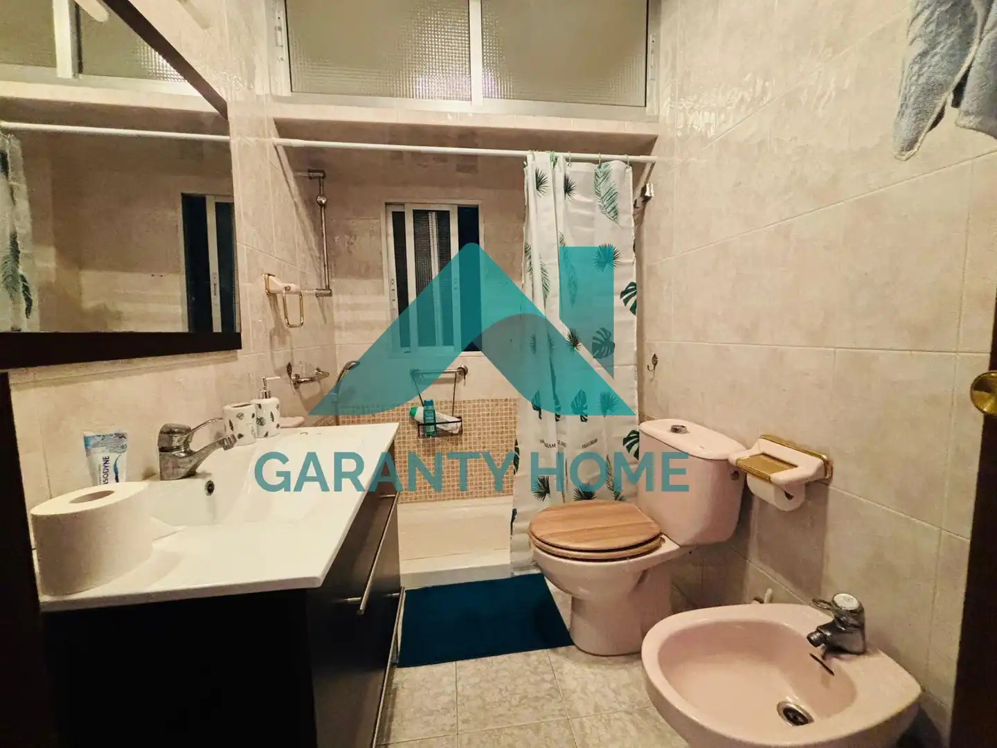 Baño de Piso de alquiler en Cáceres con Amueblado