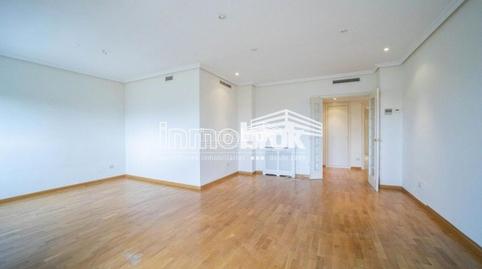 Foto 5 de Piso de alquiler en Niceto Alcala Zamora, Sanchinarro,  Madrid Capital