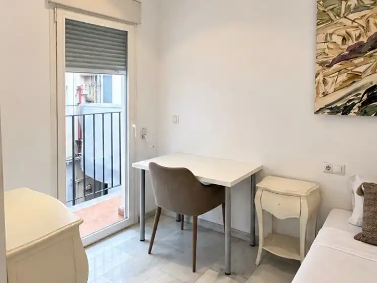Bedroom of Flat for rent in Valencia  with Air Conditioner, Heating and Terrace