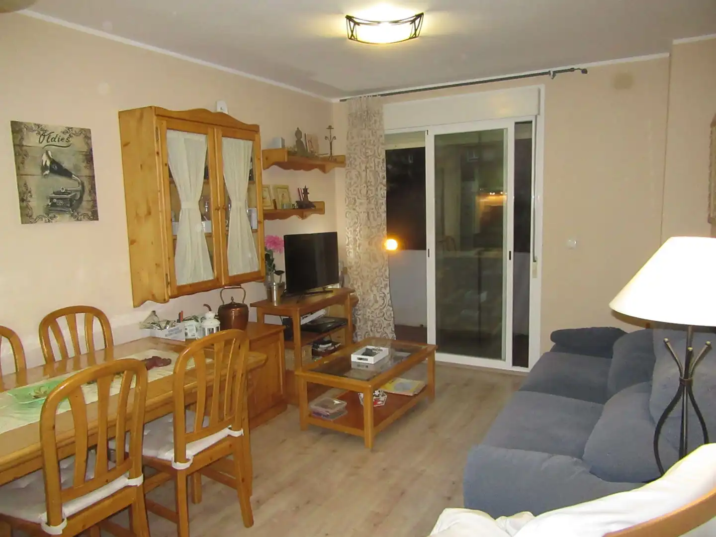 Sala d'estar de Apartament en venda en Sabiñánigo amb Calefacció, Terrassa i Traster