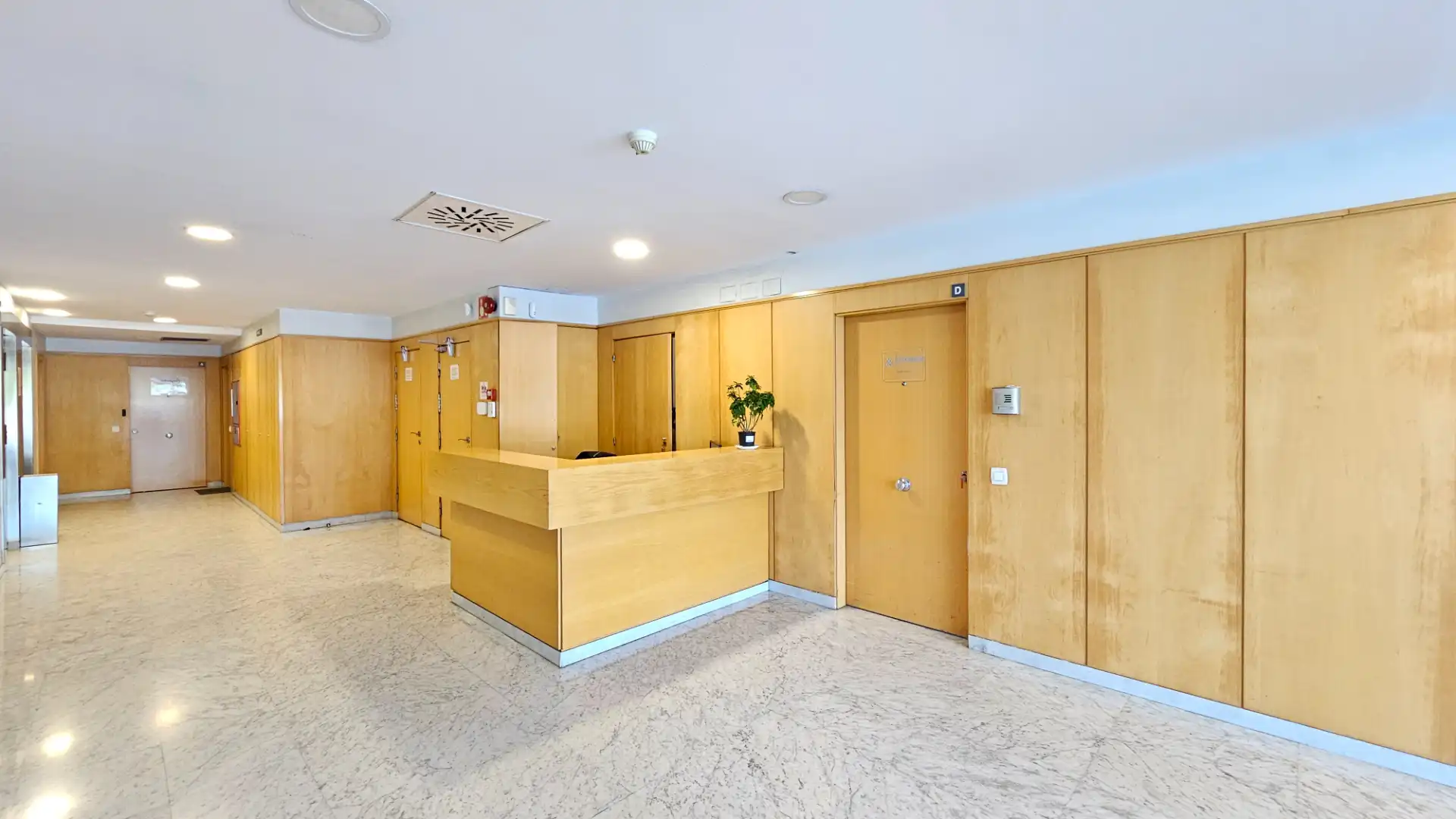 Büro zur Miete in Sant Joan Despí mit Klimaanlage, Heizung und Internet