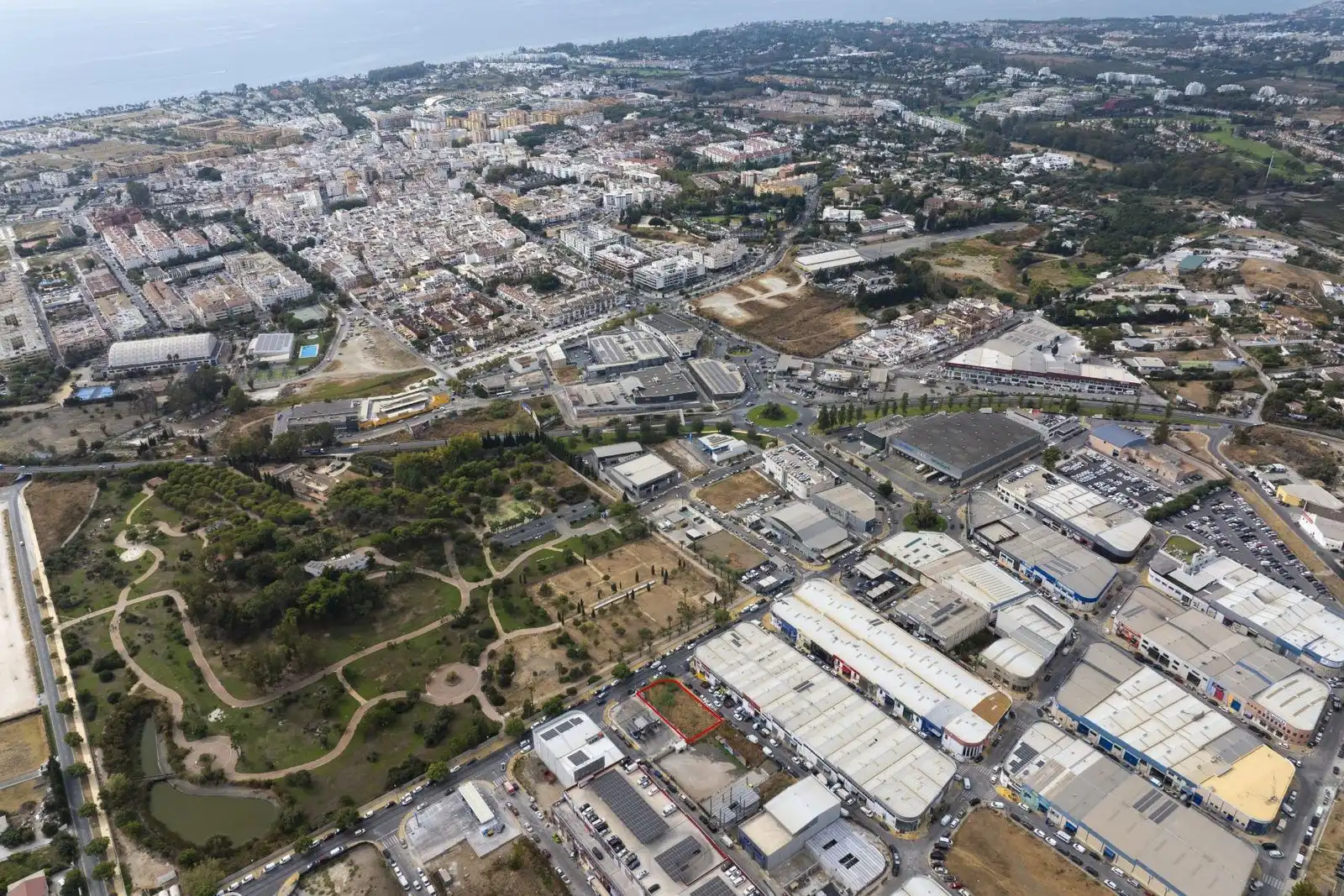 Vista exterior de Terreny industrial en venda en Marbella
