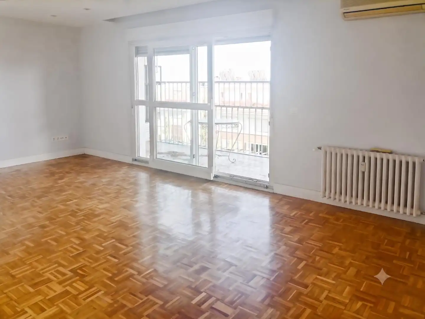 Appartamento con terrazza in affitto a Avenida ALFONSO XIII, imagen 3