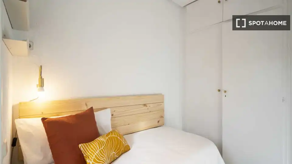 Bedroom of Flat for share in Moncloa - Aravaca