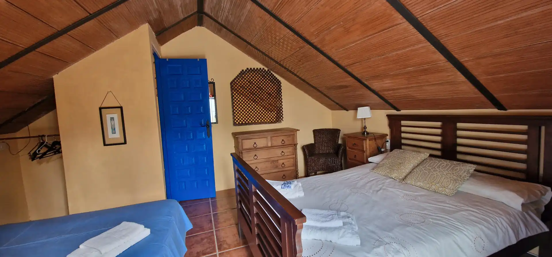 Habitación de Finca rústica en venta en Alhaurín El Grande con Aire acondicionado, Calefacción y Jardín privado