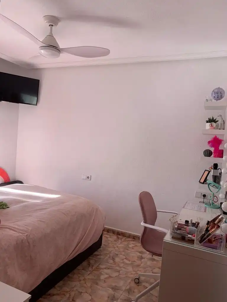 Dormitori de Casa o xalet en venda en Orihuela amb Aire condicionat, Calefacció i Jardí privat