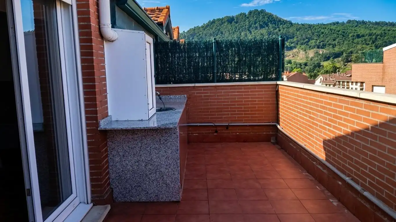 Terrassa de Pis de lloguer en Entrambasaguas amb Calefacció, Terrassa i Traster