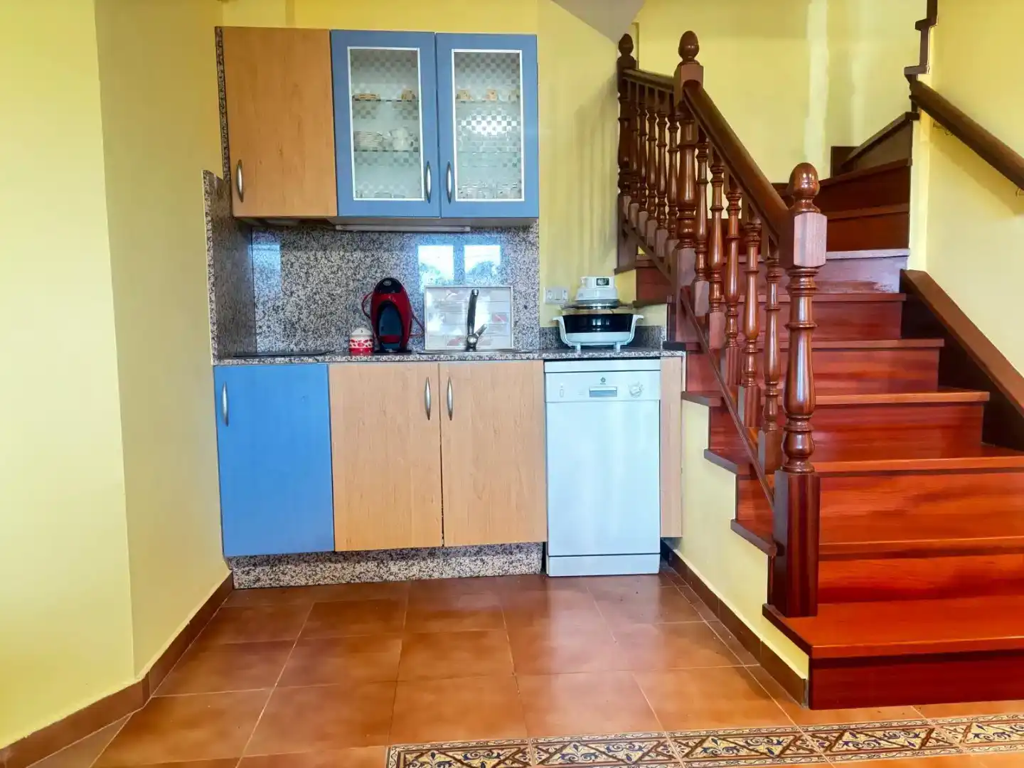Cuina de Casa o xalet de lloguer en Cangas  amb Jardí privat, Parquet i Moblat