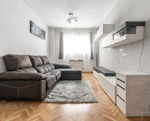 Sala d'estar de Pis en venda en  Madrid Capital amb Aire condicionat, Parquet i Traster