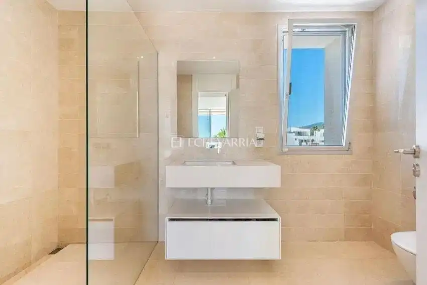 Baño de Casa o chalet en venta en Marbella con Jardín privado, Terraza y Trastero