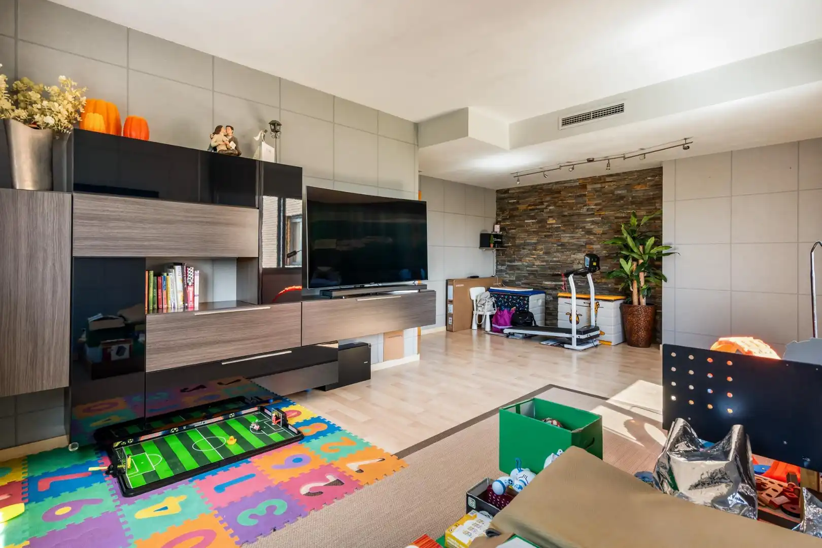 Sala d'estar de Pis en venda en Parets del Vallès amb Aire condicionat, Parquet i Terrassa