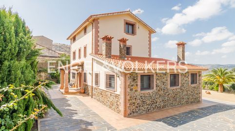 Espectacular Finca con Chalet Señorial en Berzocana, Cáceres  Retiro de Lujo Exclusivo en las Villuercas