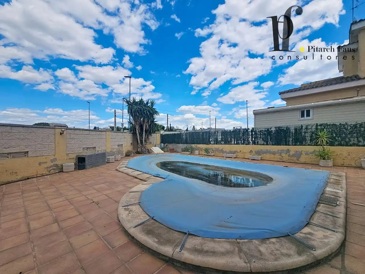 Piscina de Casa o chalet en venta en La Pobla de Vallbona con Aire acondicionado, Calefacción y Jardín privado