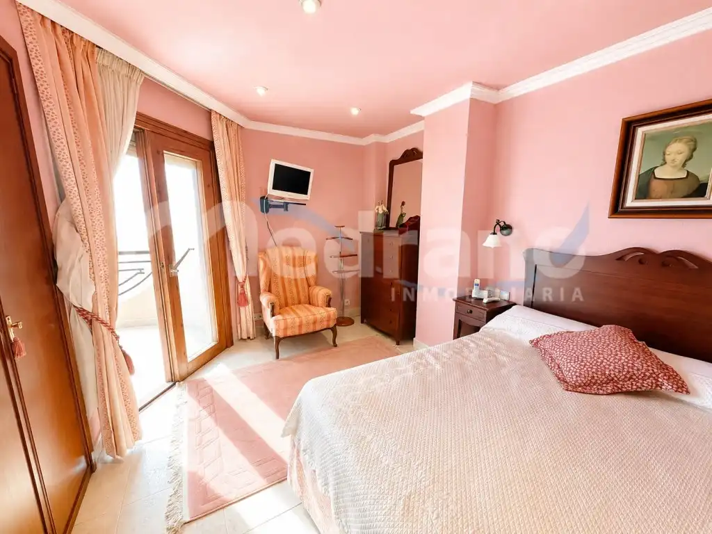 Bedroom of Flat for sale in Benidorm  with Air Conditioner, Private garden and Swimming Pool
