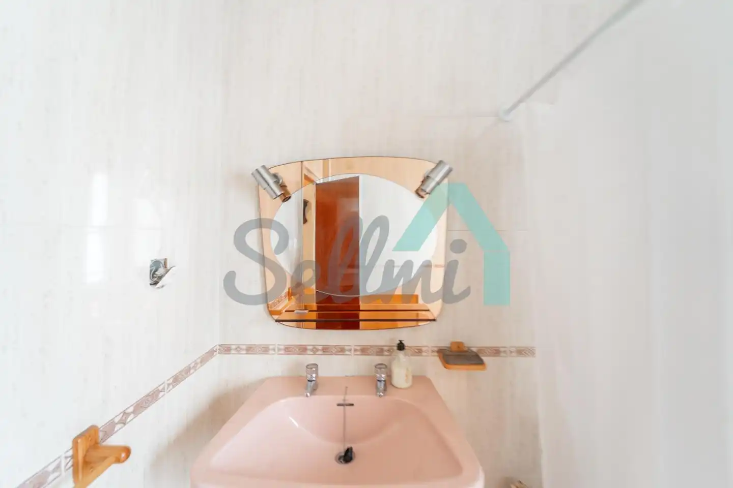 Badezimmer von Wohnung zur untervermieten in Oviedo  mit Heizung, Parkett und Möbliert