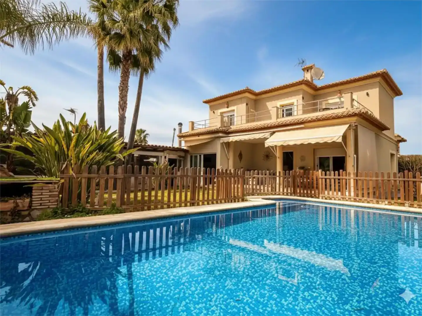 Vista exterior de Pis en venda en Els Poblets amb Aire condicionat, Jardí privat i Parquet