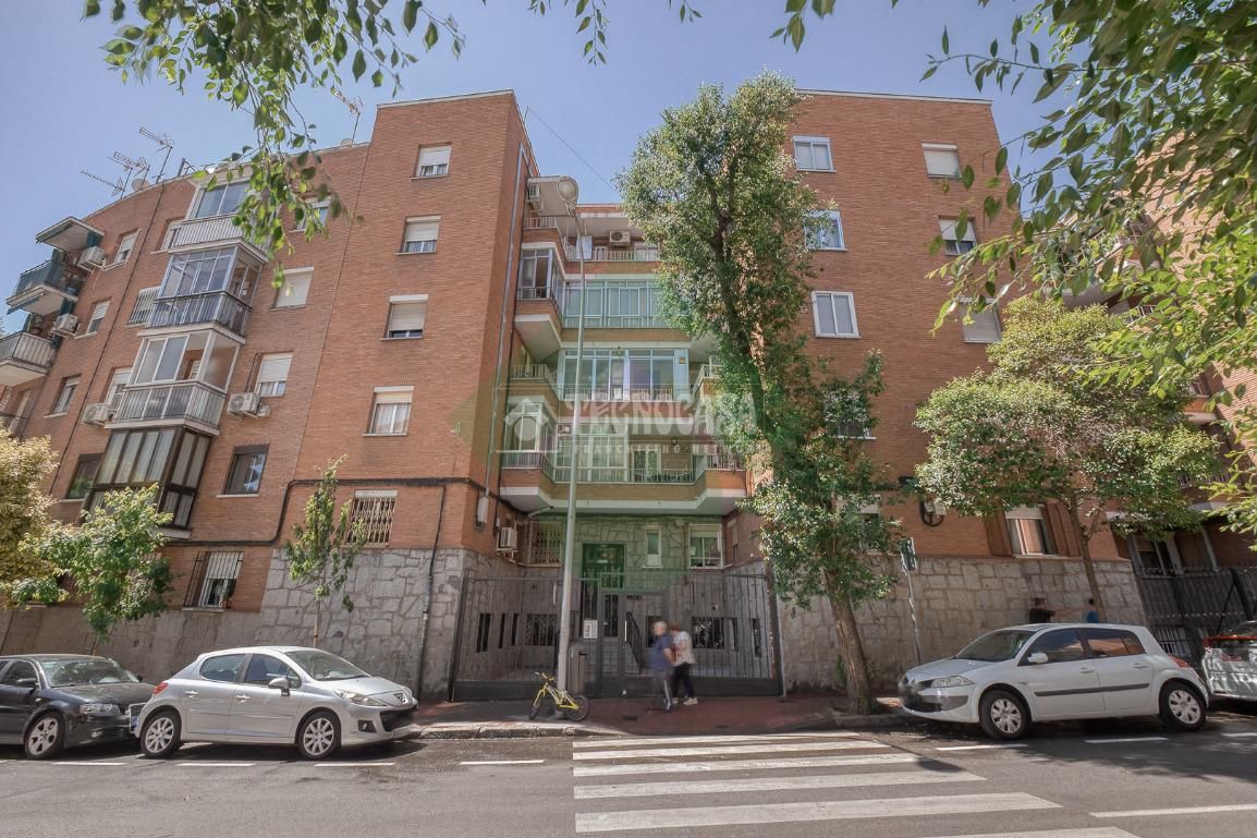 Vista exterior de Pis en venda en  Madrid Capital amb Aire condicionat, Calefacció i Terrassa