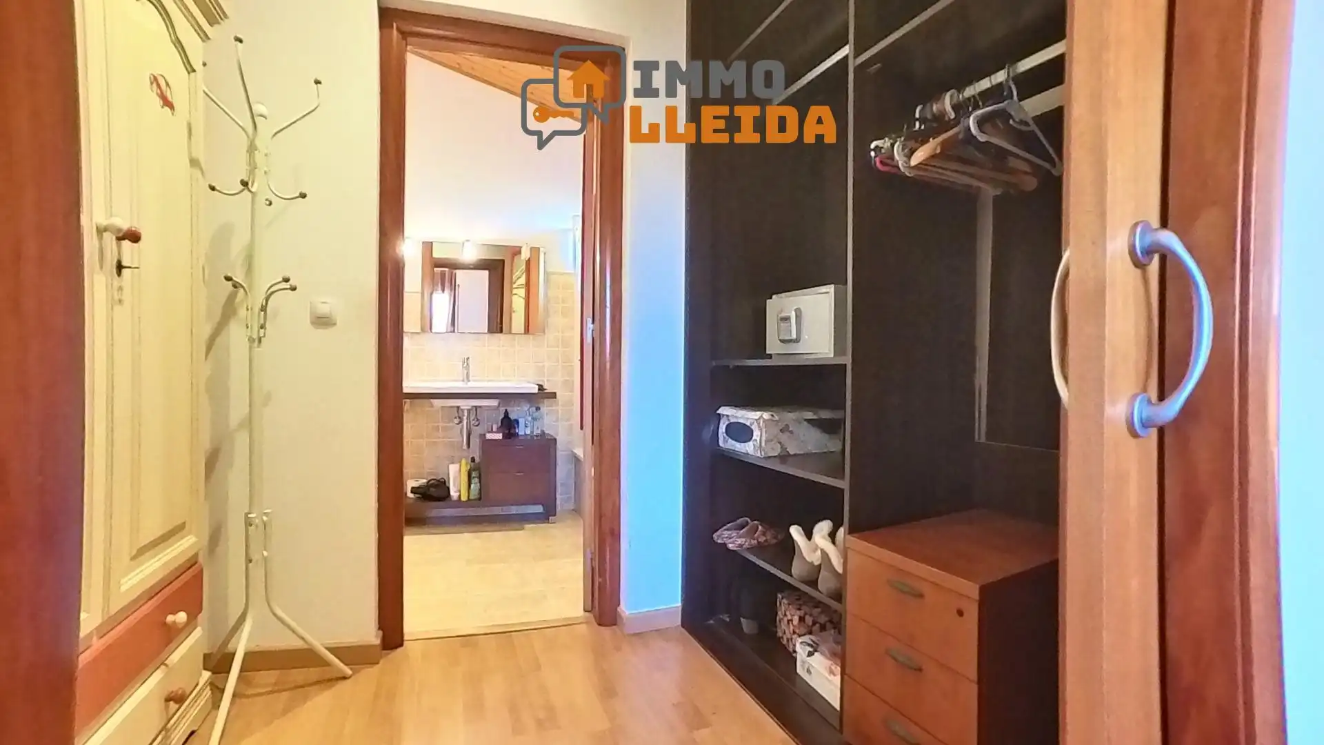 Bedroom of Detached homes for sale in Cubells  with Heating, Terrace and Storage room