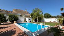 Swimming pool of House or chalet for sale in Los Barrios