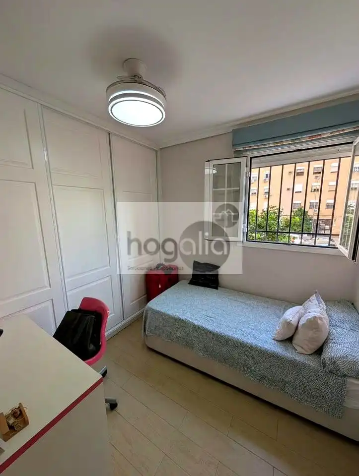 Bedroom of Flat for rent in Macarena