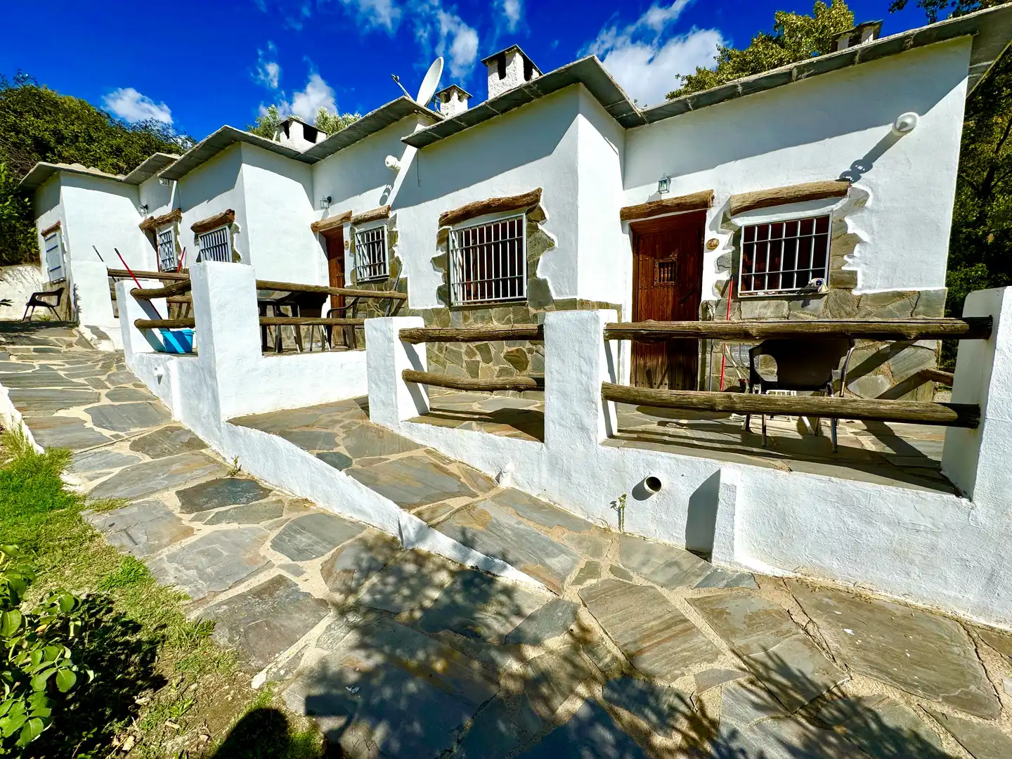 Vista exterior de Terreno en venta en Alpujarra de la Sierra