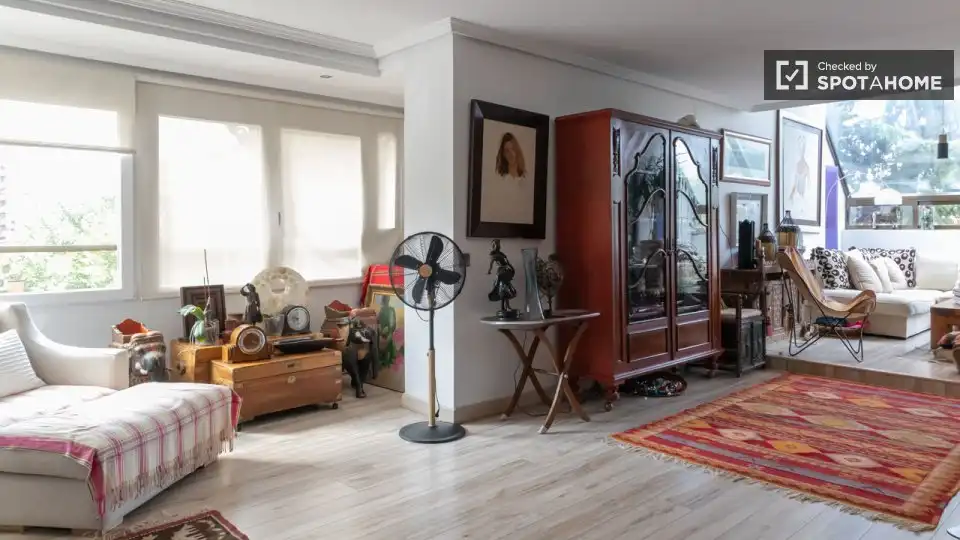 Living room of Flat for share in Madrid  with Air Conditioner, Heating and Furnished