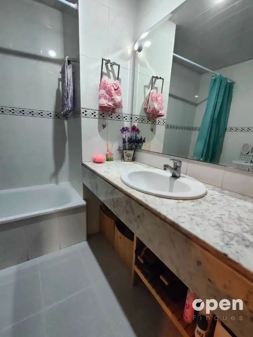 Bany de Pis en venda en Terrassa amb Aire condicionat, Calefacció i Parquet