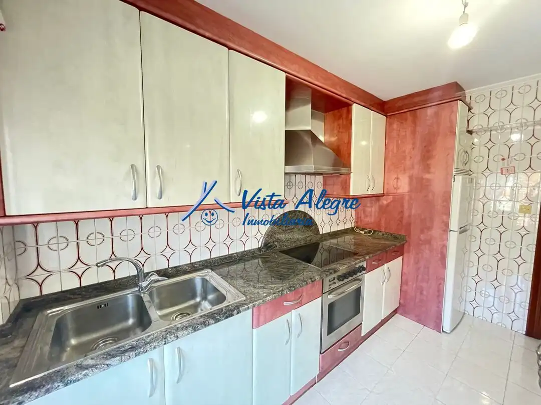 Cocina de Piso en venta en Haro con Calefacción, Terraza y Amueblado
