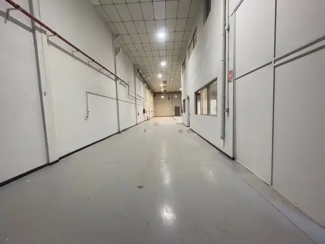 Nau industrial de lloguer a Avinguda de Josep Tarradellas, Torrent Ballester