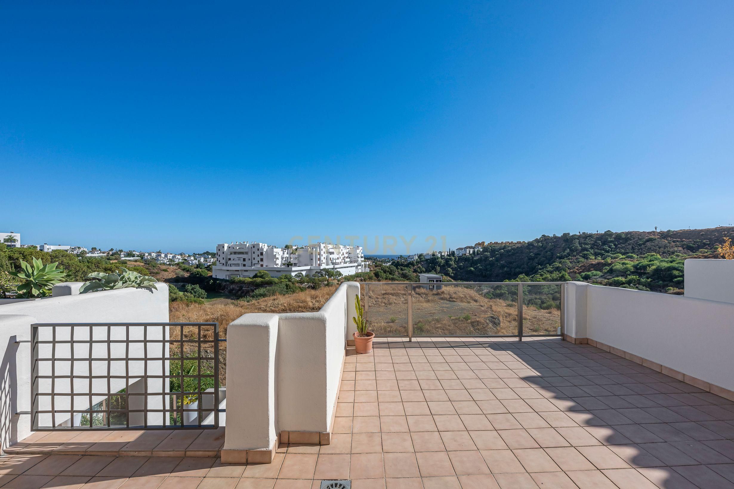 Terrassa de Dúplex en venda en Estepona amb Aire condicionat, Jardí privat i Traster