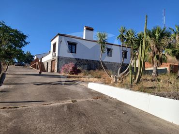 Xalet amb piscina en venda a Urbanizacion Atalaya