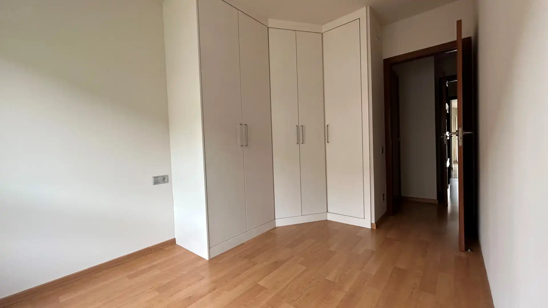 Dormitori de Pis en venda en Girona amb Aire condicionat, Calefacció i Parquet