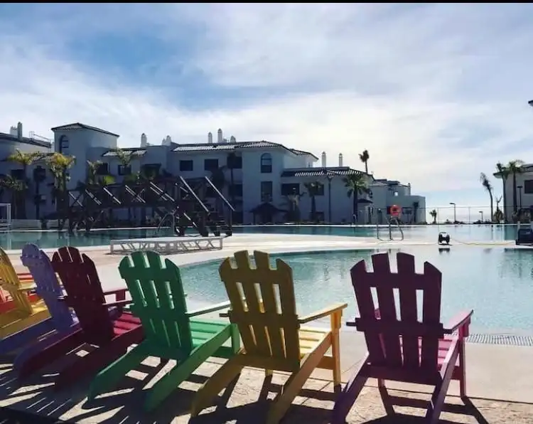 Piscina de Pis de lloguer en Estepona amb Aire condicionat, Terrassa i Rentadora