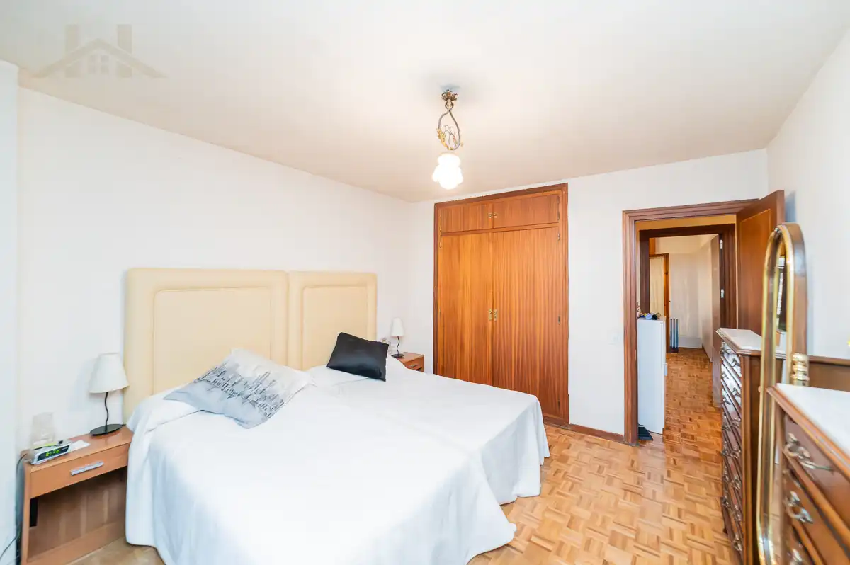 Habitación de Casa adosada en venta en Pozuelo de Alarcón con Aire acondicionado, Calefacción y Terraza