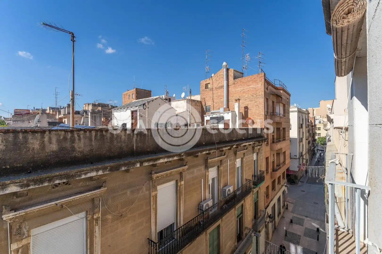 Vista exterior de Pis en venda en Reus amb Aire condicionat, Terrassa i Balcó