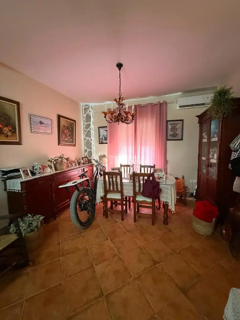 Menjador de Casa adosada en venda en Almonte amb Aire condicionat