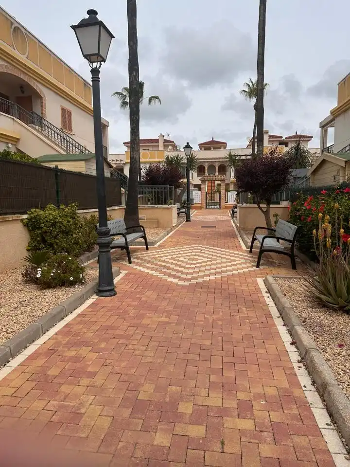 Casa amb piscina en venda a Daya Vieja, imagen 3