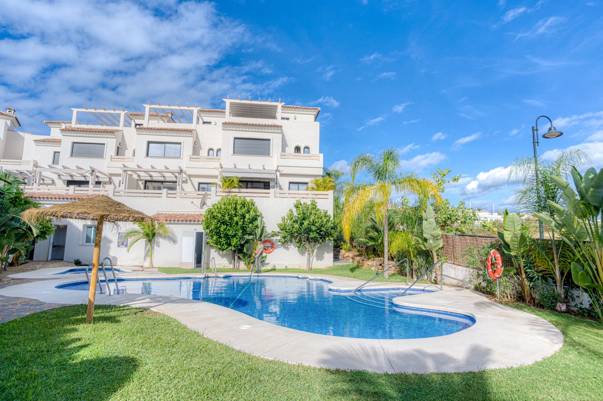 Swimming pool of Single-family semi-detached for sale in Estepona  with Air Conditioner, Terrace and Swimming Pool