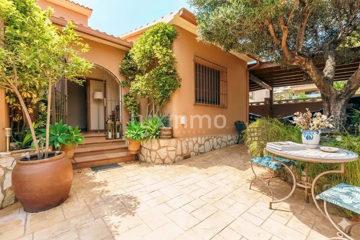 Villa con piscina in vendita a Coloma, imagen 3