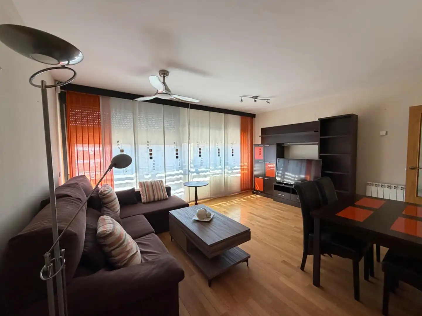 Sala de estar de Piso de alquiler en Madrid con Calefacción, Parquet y Amueblado