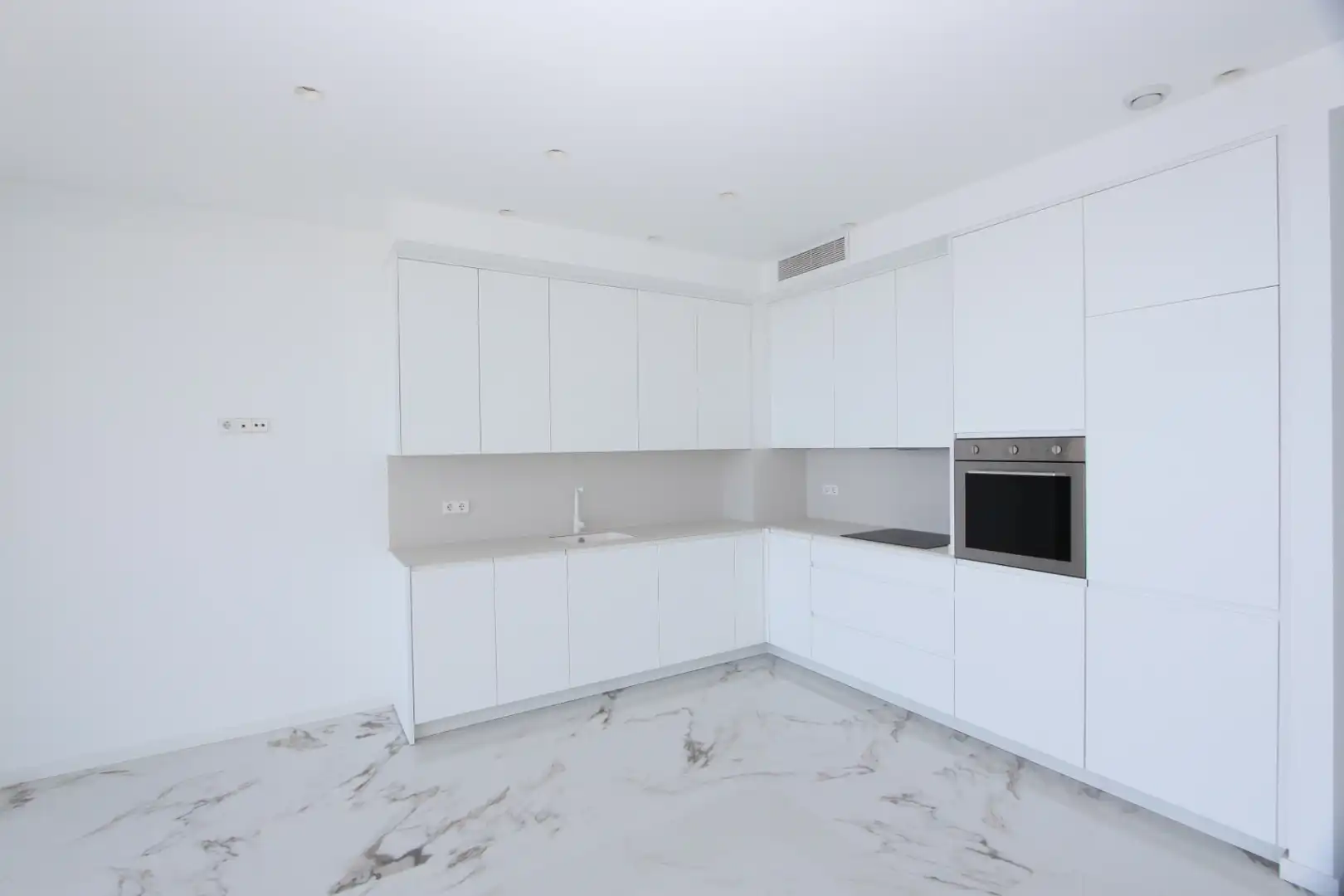 Küche von Wohnungen zum Verkauf in Villajoyosa / La Vila Joiosa mit Klimaanlage, Privatgarten und Terrasse
