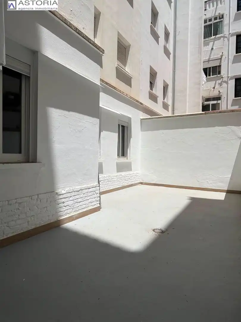 Wohnung zur Miete in Calle Calle Pintor Rodríguez Acosta, Camino de Ronda