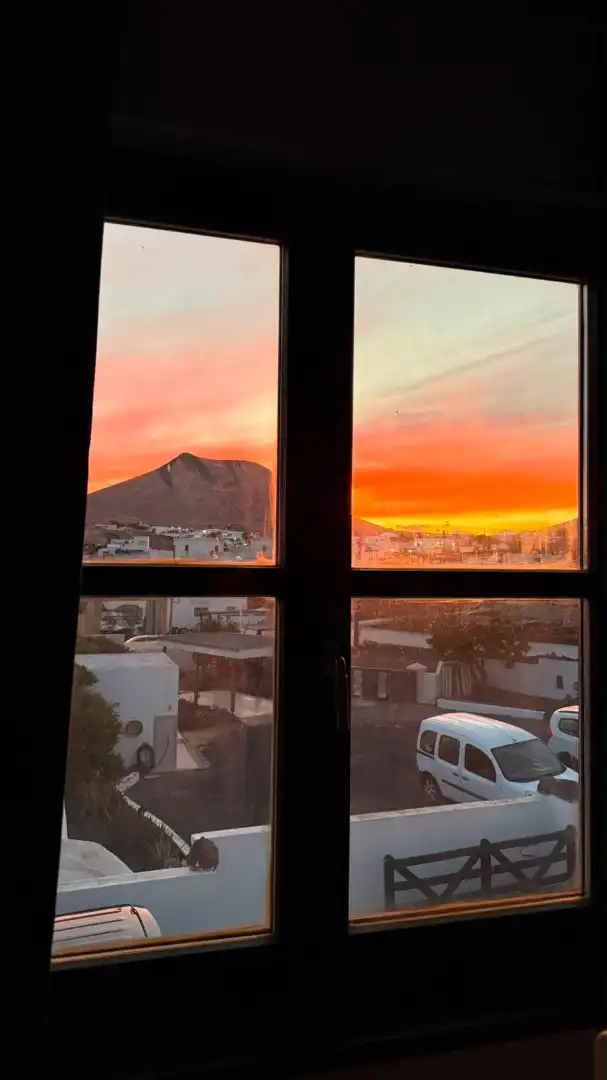 Vista exterior de Casa o xalet en venda en San Bartolomé amb Aire condicionat, Jardí privat i Terrassa